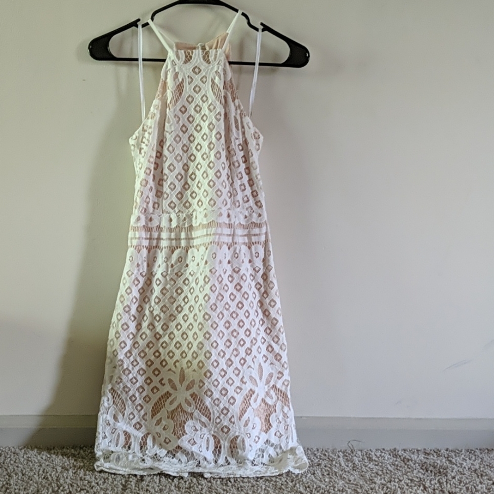 Lulu's lace dresa